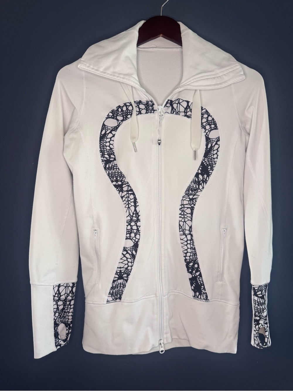 Lululemon Define Hoodie Women's White Zip black & white Jacket size 4 / Medium